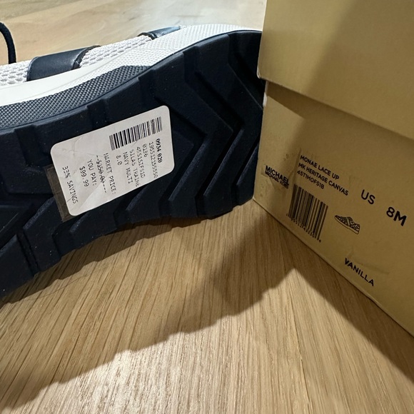 Brand new never worn size 8 Michael Kors sneakers! - Picture 2 of 4